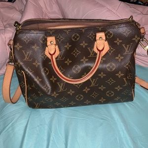 Louis Vuitton Bandouliere 30